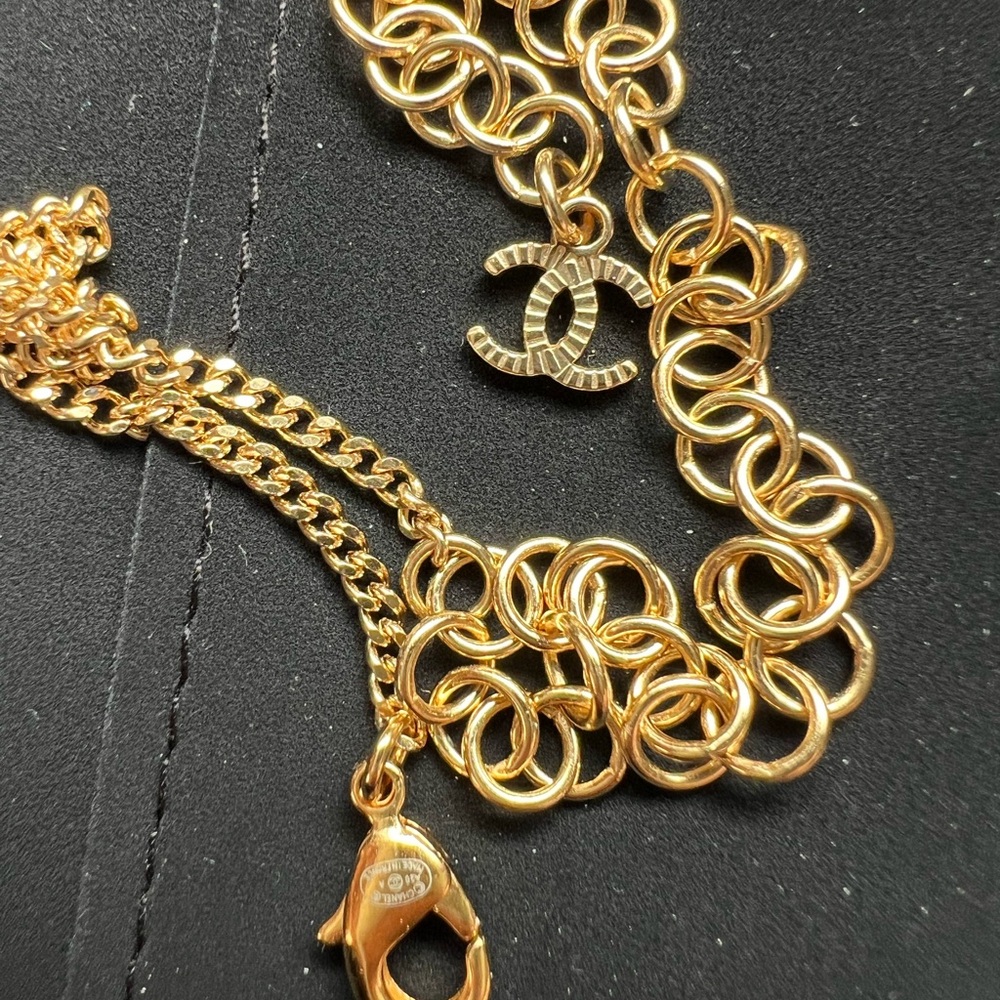 New authentic Chanel CC perfume bottle crystals faux pearl necklace Gold color - Picture 10 of 12